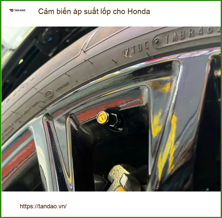 Anh Trung lắp cảm biến áp suất lốp Honda Civic tại Tân Bình vì đi công tác xa ảnh thực tế 3