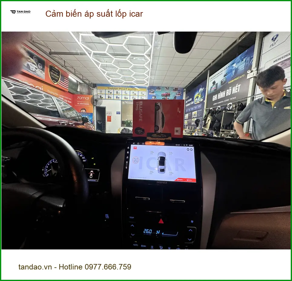 Anh Quang lắp cảm biến áp suất lốp iCar cho Hyundai Elantra vì lo lắng lốp non hơi khi đi xa ảnh thực tế 2