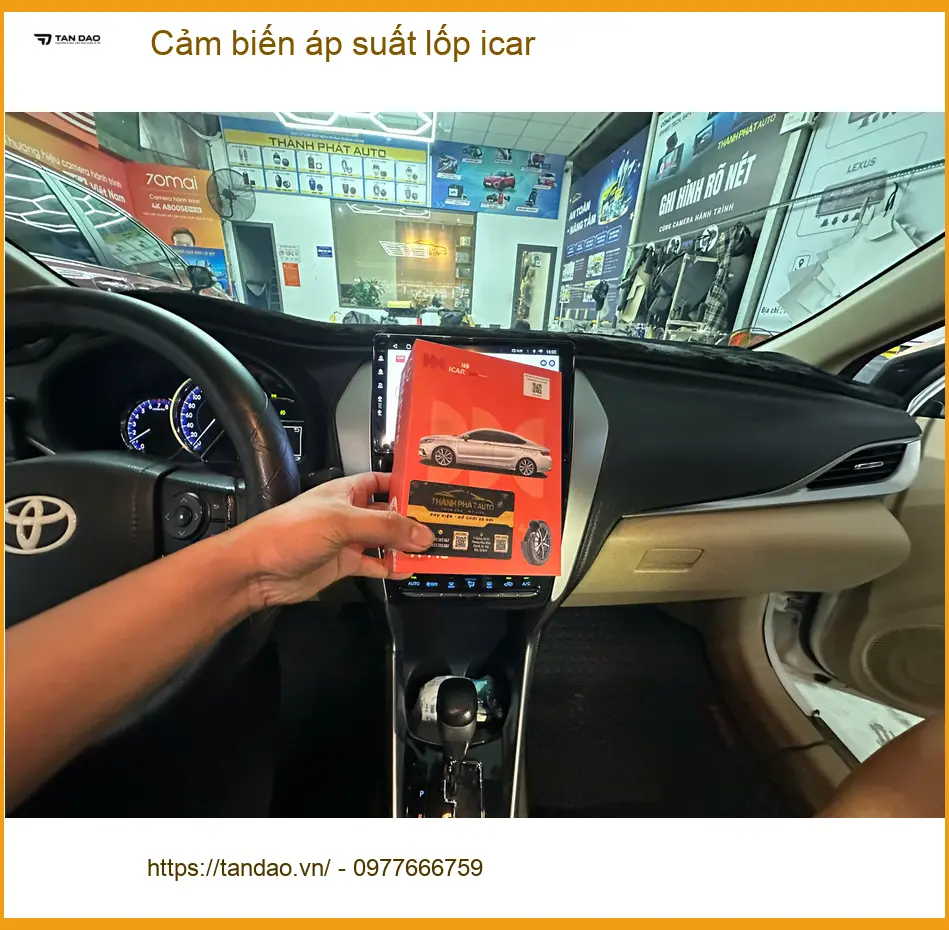 Anh Quang lắp cảm biến áp suất lốp iCar cho Hyundai Elantra vì lo lắng lốp non hơi khi đi xa ảnh thực tế 3