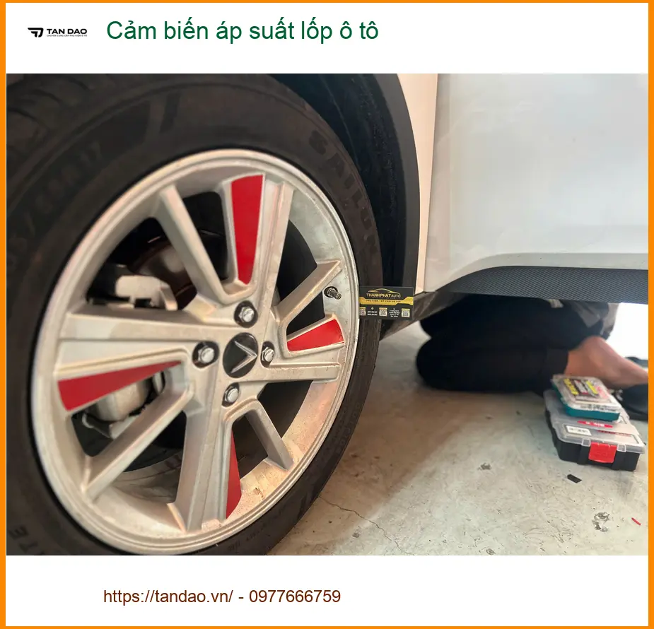 Anh Quang lắp cảm biến áp suất lốp ô tô Hyundai Accent tại Quận 12 ảnh thực tế 2