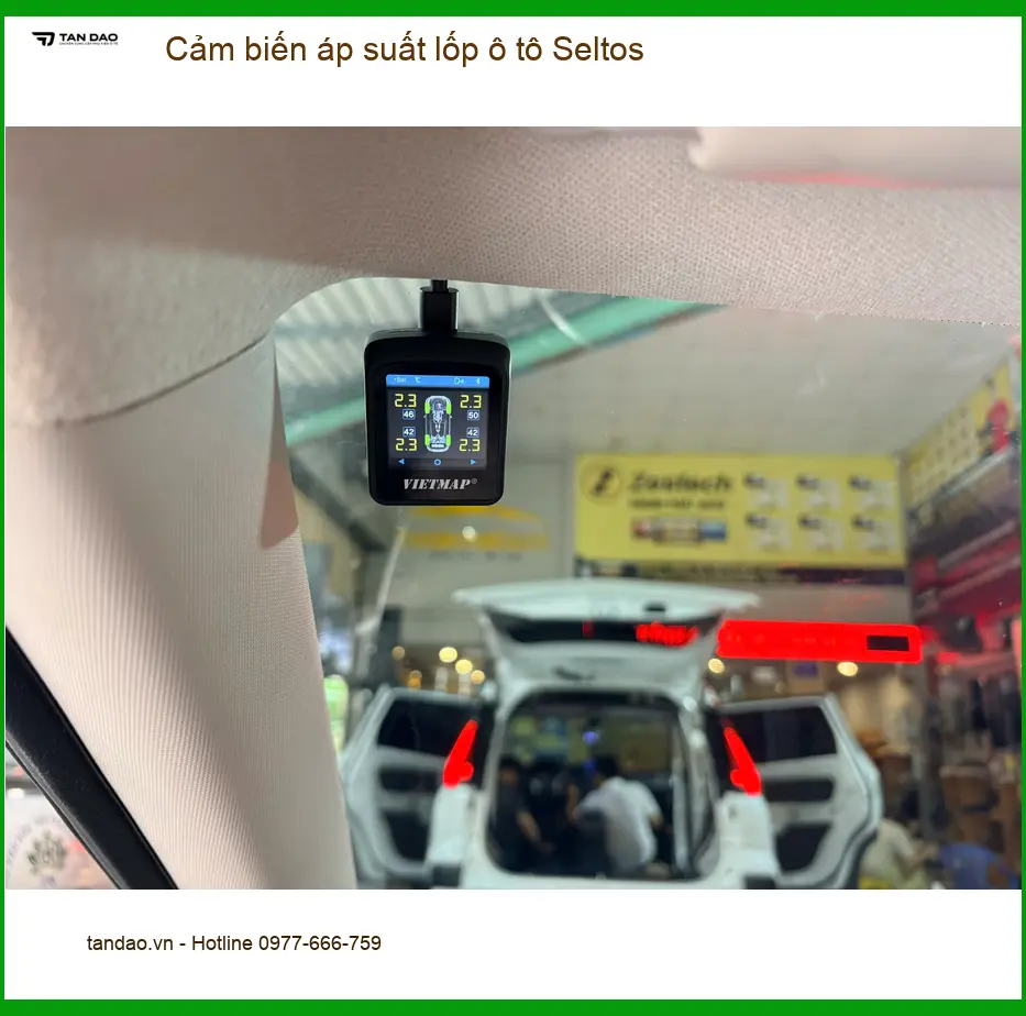 Anh Khải lắp cảm biến áp suất lốp cho Seltos tại Hóc Môn để lái xe an toàn hơn