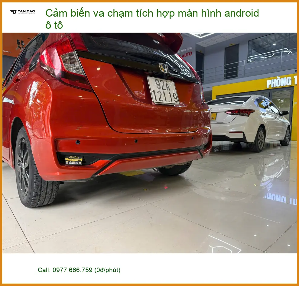 Chị Thu lắp cảm biến va chạm tích hợp màn hình Android tại Hóc Môn ảnh thực tế 3