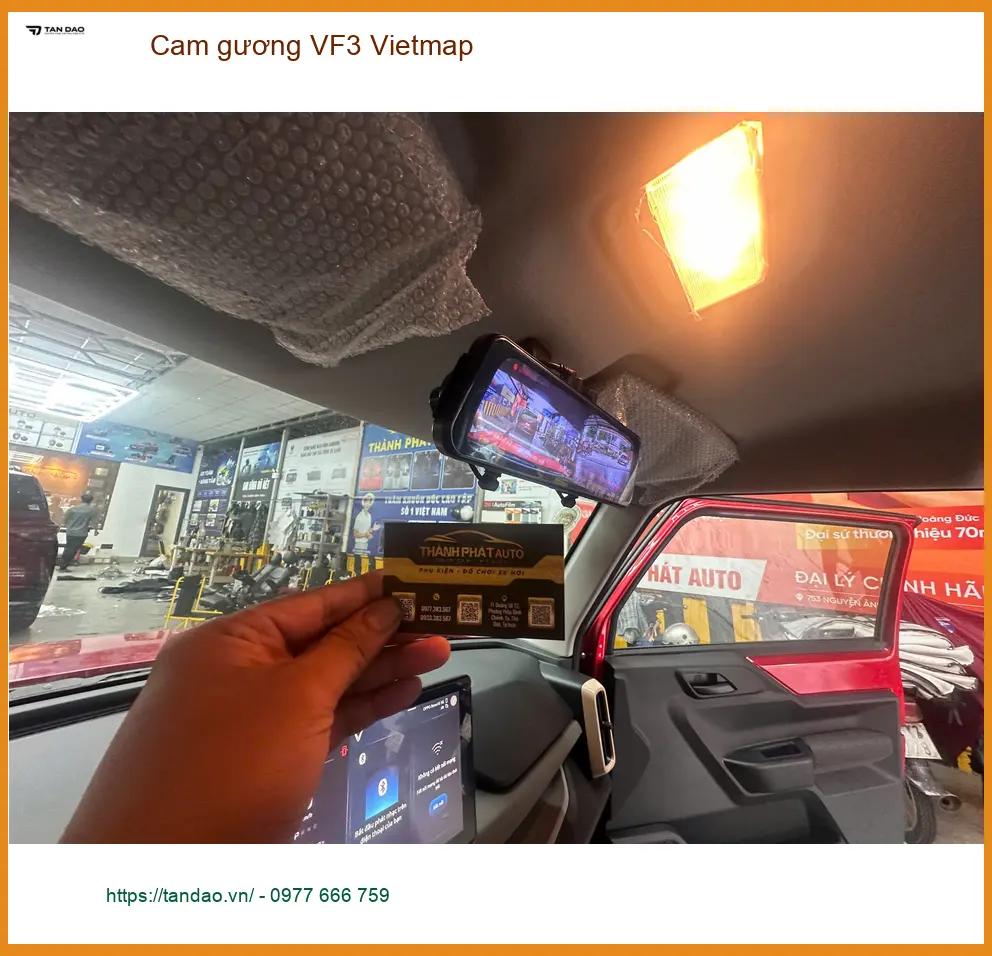 Chị Thảo lắp cam gương Vietmap cho VinFast VF3 tại Quận 9 để ghi lại hành trình rõ nét ảnh thực tế 3