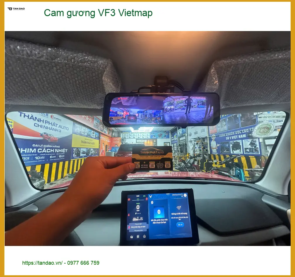 Chị Thảo lắp cam gương Vietmap cho VinFast VF3 tại Quận 9 để ghi lại hành trình rõ nét ảnh thực tế 4