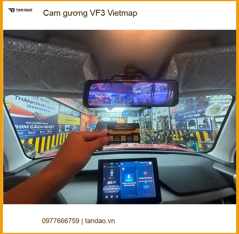 Chú Tấn lắp cam gương Vietmap cho VinFast VF3 tại Quận 10 để ghi lại hành trình an toàn ảnh thực tế 2
