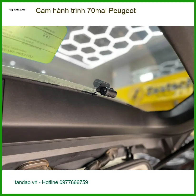 Chú Hưng lắp Cam hành trình 70mai chính hãng cho Peugeot 3008 tại Quận 9 ảnh thực tế 4