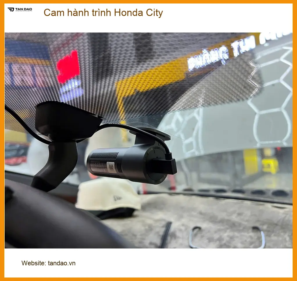 Cô Liên gắn cam hành trình Honda City tại Bình Thạnh để an tâm lái xe ảnh thực tế 2
