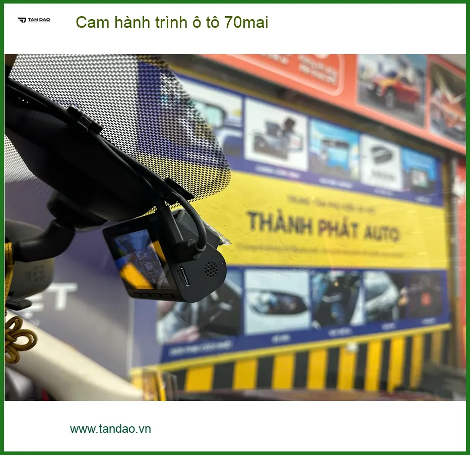 Chị Mai lắp cam hành trình 70mai Honda HR-V Thủ Đức quan sát đường. ảnh thực tế 4