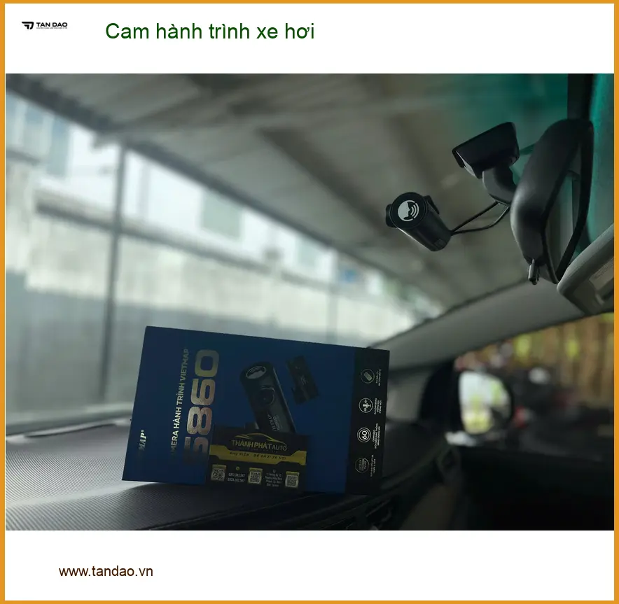 Anh Bách lắp cam hành trình xe hơi Hyundai Accent tại Hóc Môn để ghi lại cung đường. ảnh thực tế 2