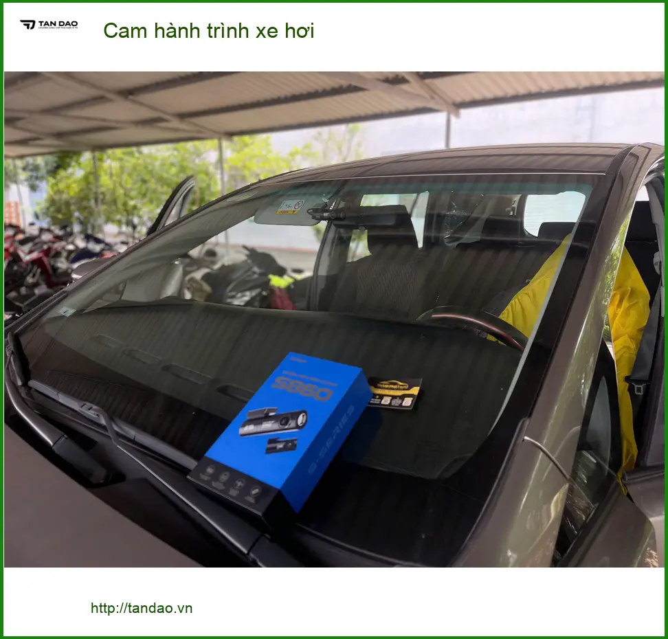 Anh Duy lắp cam hành trình xe hơi Hyundai Accent tại Quận 9 để an tâm di chuyển ảnh thực tế 3