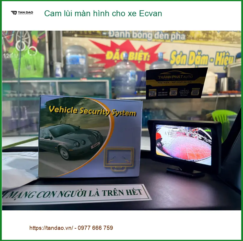 Anh Quang lắp cam lùi màn hình cho xe Ecvan tại Hóc Môn để quan sát tốt hơn ảnh thực tế 2