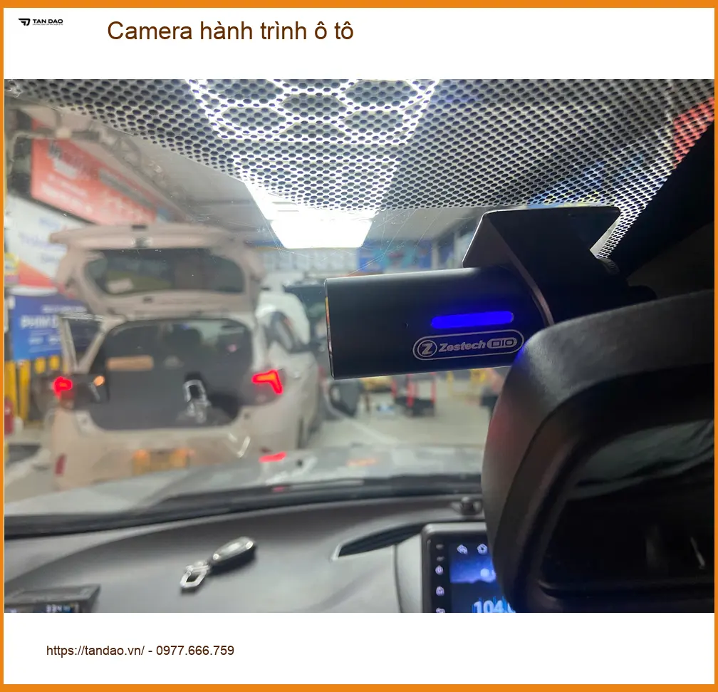 Anh Quân Lắp Camera hành trình ô tô Kia Carnival tại Quận Thủ Đức, ghi lại mọi sự cố. ảnh thực tế 2