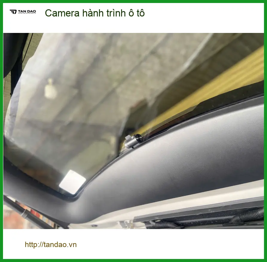 Cô Lan Anh lắp Camera hành trình ô tô chính hãng tại Quận Huyện Nhà Bè ảnh thực tế 4