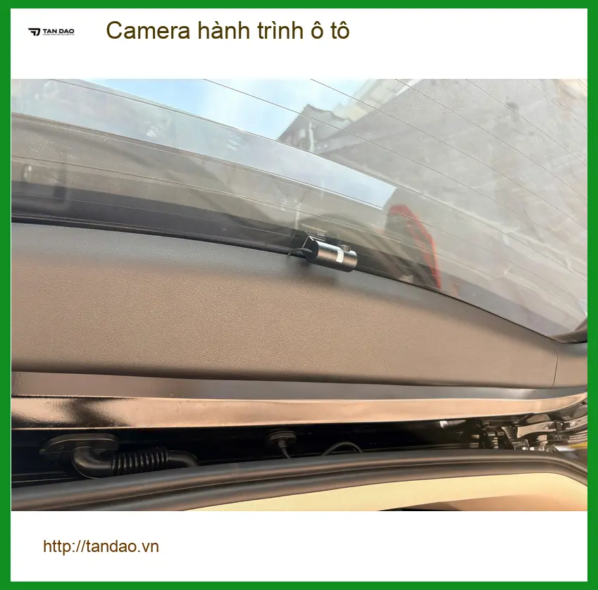 Anh Khải lắp camera hành trình ô tô Honda CRV tại Quận 2 bảo vệ xe an toàn