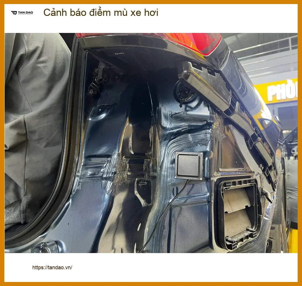 Cô Thảo lắp cảnh báo điểm mù Hyundai Elantra tại Quận 4 tránh va chạm bất ngờ