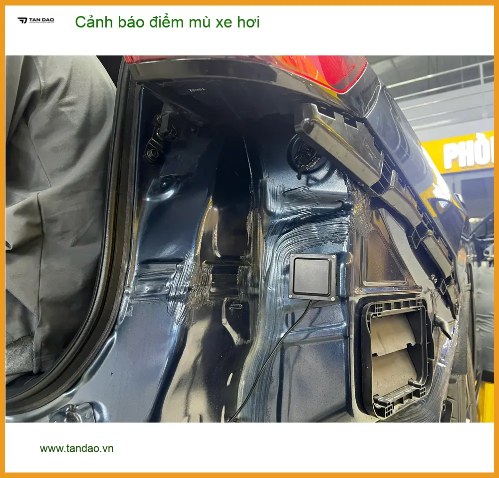 Anh Phát lắp cảnh báo điểm mù cho Honda CRV vì hay đi đường đông ở Quận 1 ảnh thực tế 2
