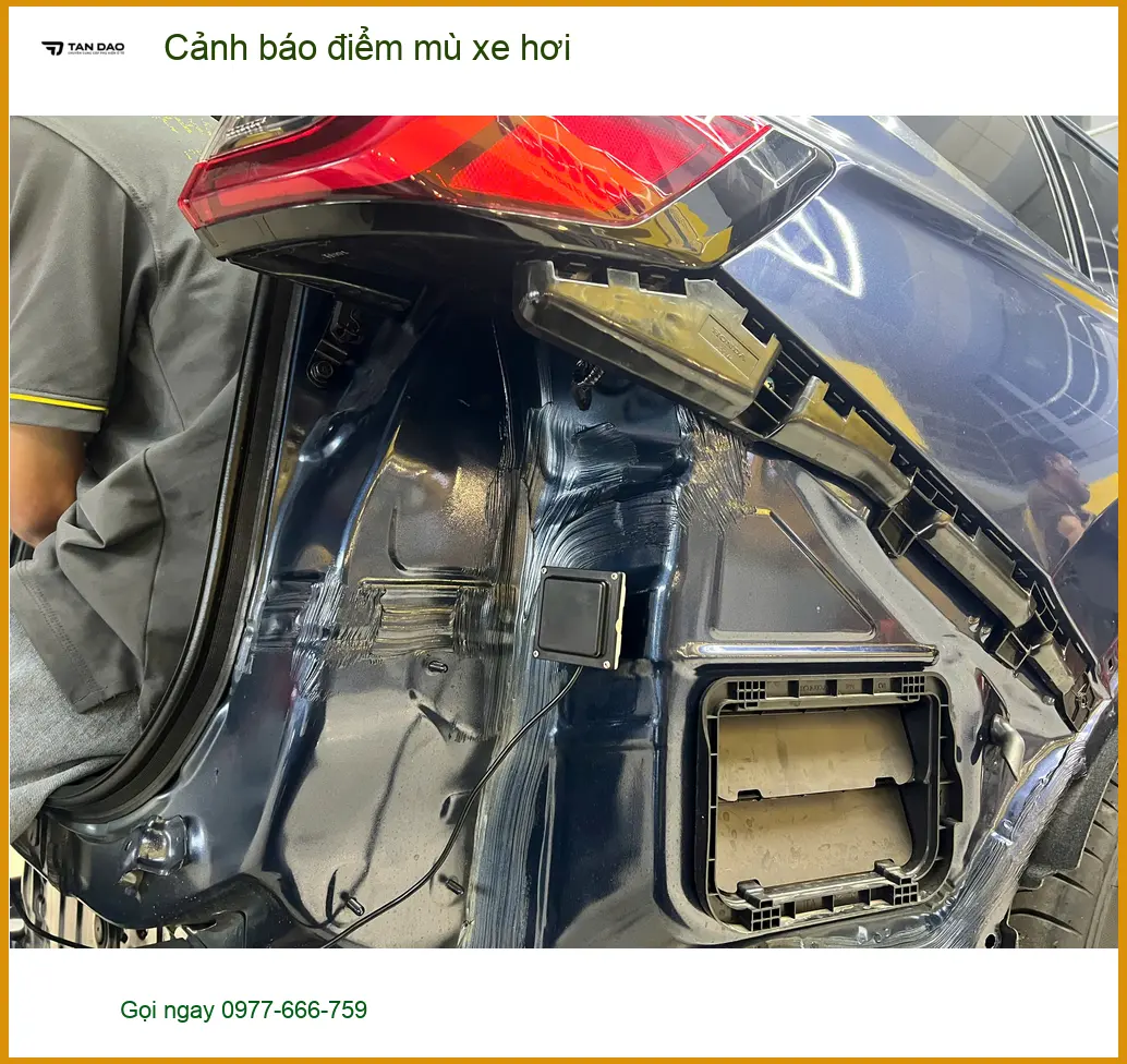 Cô Thảo lắp cảnh báo điểm mù Hyundai Elantra tại Quận 4 tránh va chạm bất ngờ ảnh thực tế 3