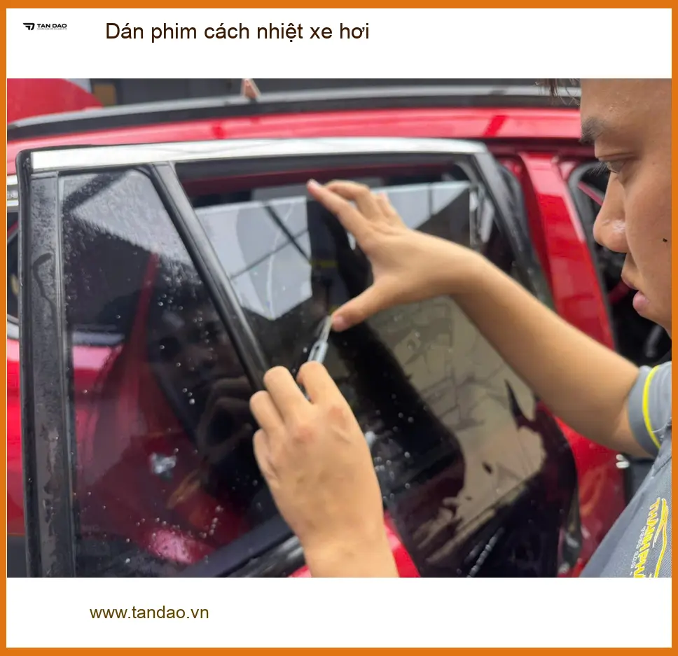 Anh Khải dán phim cách nhiệt xe hơi Honda HR-V tại Quận 2 để chống nóng ảnh thực tế 3