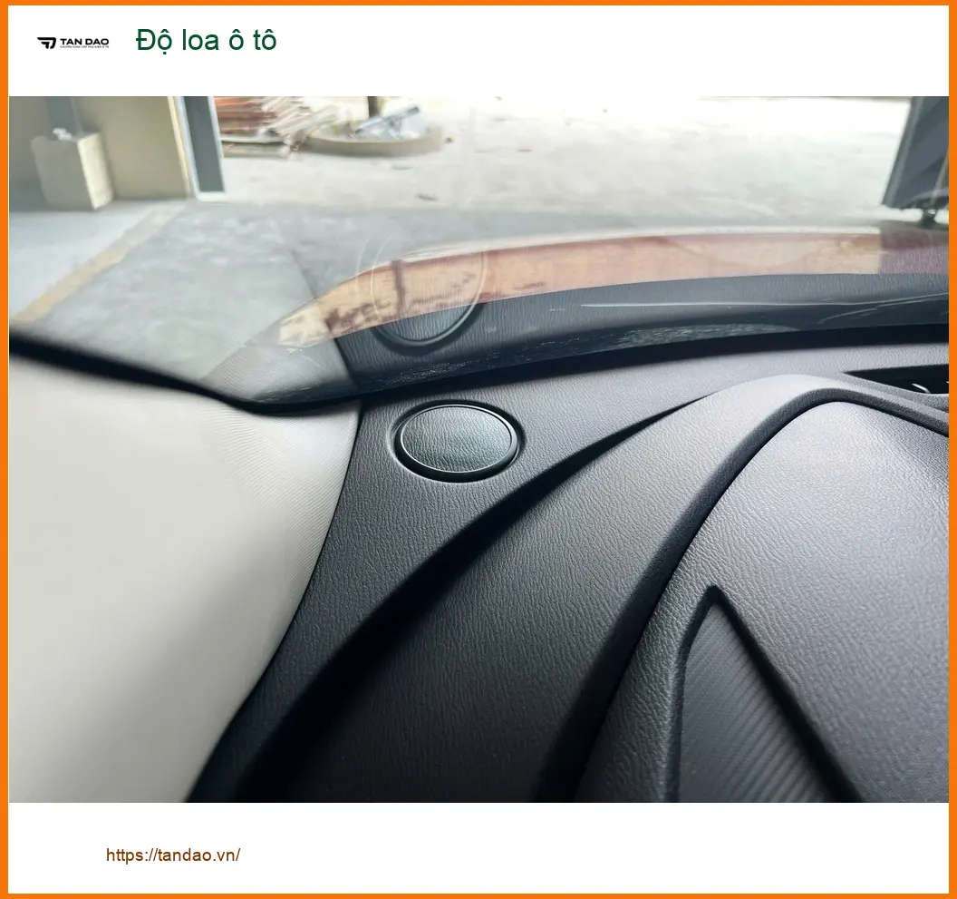 Chị Thùy độ loa ô tô cho Toyota Raize tại Thủ Đức để có âm thanh chất lượng hơn