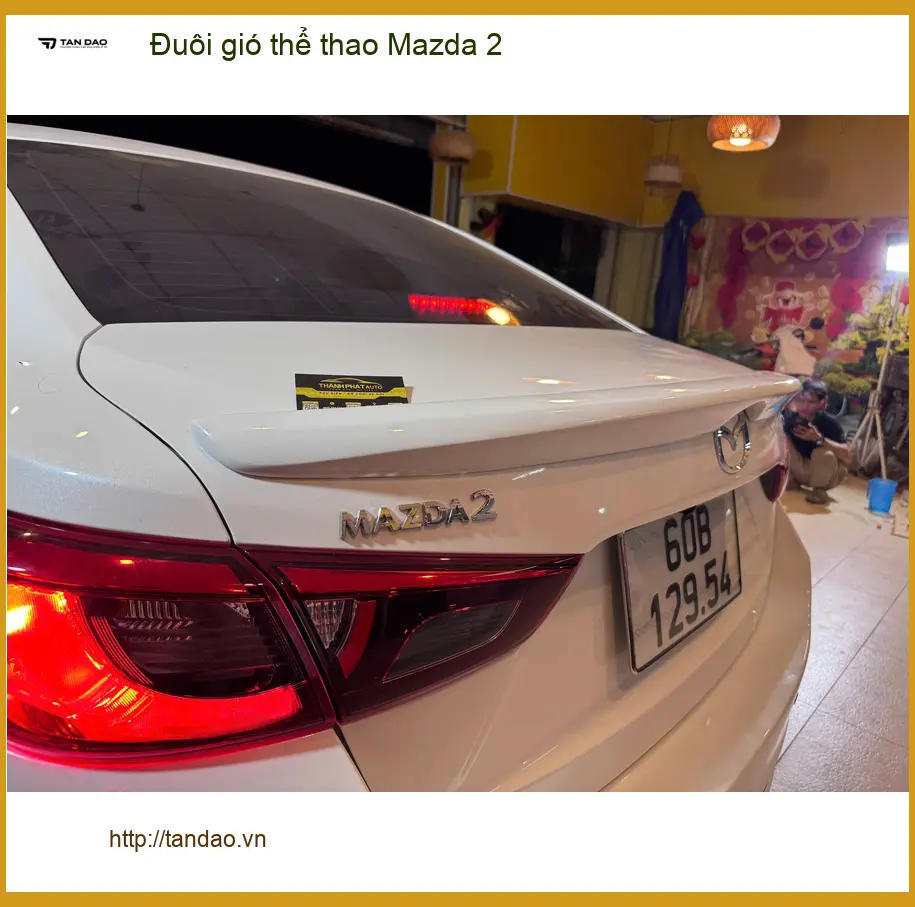 Bác Cường lắp đuôi gió thể thao Mazda 2 tại Quận 2 để xe trông mạnh mẽ hơn ảnh thực tế 3
