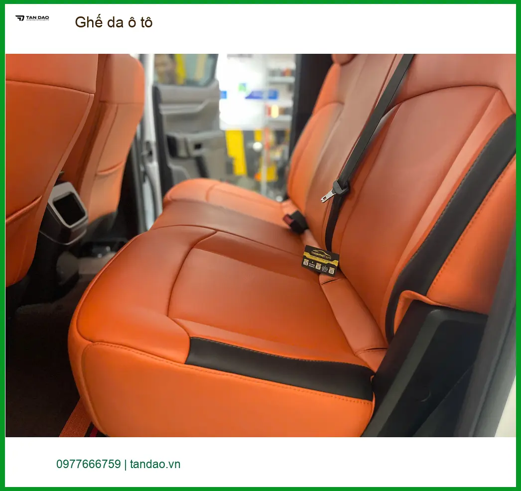 Chị Thanh bọc ghế da ô tô Hyundai Santa Fe tại Quận 8 để nội thất sang trọng hơn