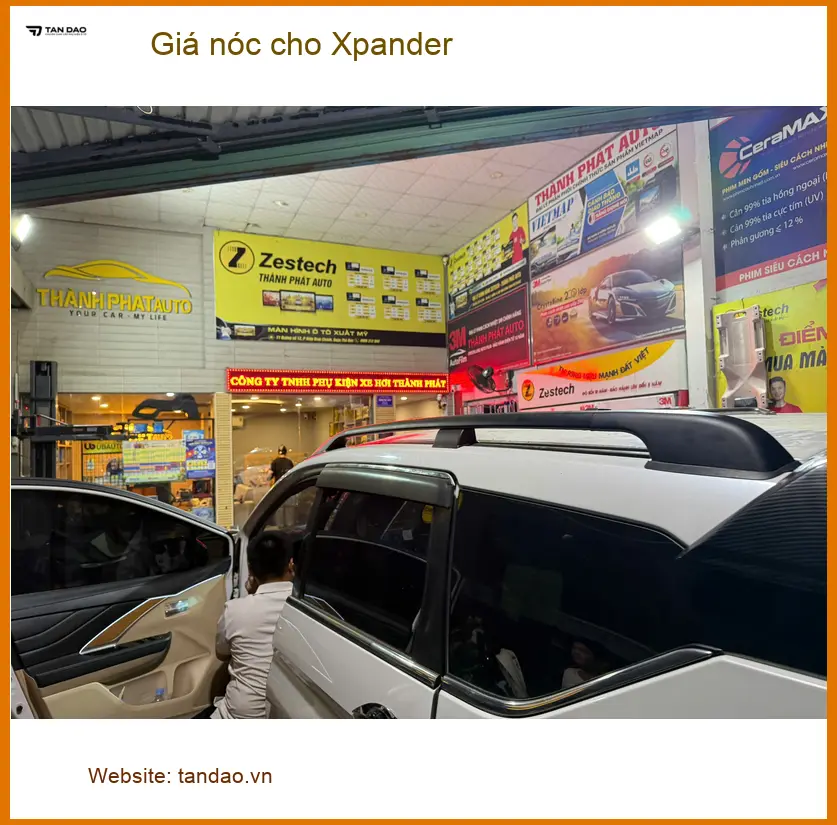Chú Tùng lắp giá nóc cho Xpander ở Quận 12 để chứa đồ cắm trại tiện lợi hơn. ảnh thực tế 2