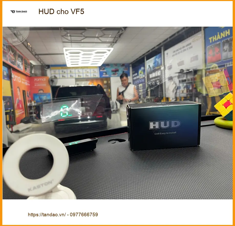 Anh Khải lắp HUD cho VF5 tại Quận Thủ Đức để lái xe an toàn hơn ảnh thực tế 2