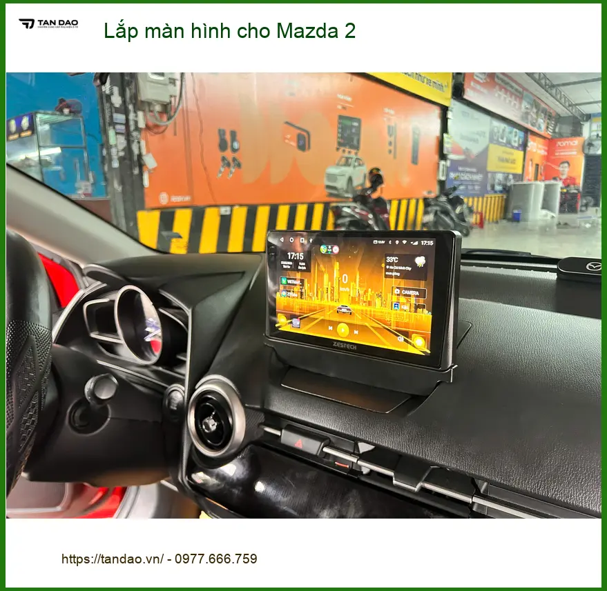 Chị Mai Phương lắp màn hình Android cho Mazda 2 tại Quận 10 vì màn zin thiếu tính năng ảnh thực tế 5