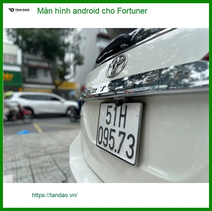 Anh Cường nâng cấp màn hình Android Fortuner tại Quận Bình Tân vì màn zin cũ ảnh thực tế 5