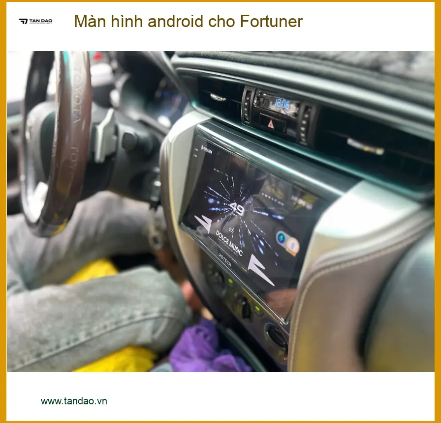 Anh Quang nâng cấp màn hình Android cho Fortuner tại Thủ Đức để nâng tầm không gian nội thất. ảnh thực tế 5