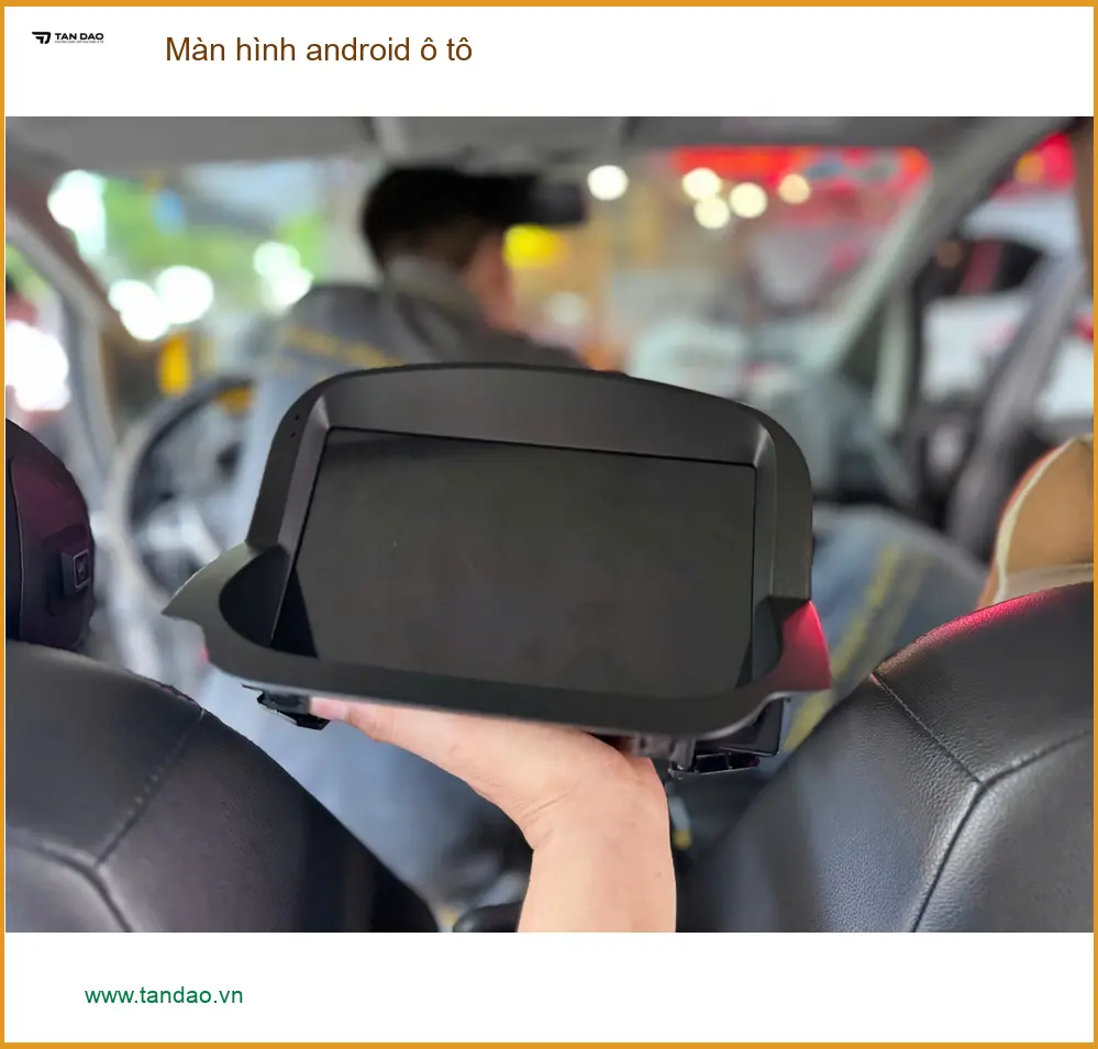 Chú Đạt lắp màn hình Android ô tô cho Mitsubishi Triton Quận 8 vì màn hình cũ đã quá chậm ảnh thực tế 3