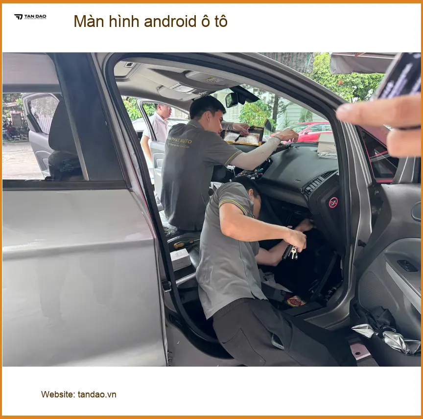Chú Đạt lắp màn hình Android ô tô cho Mitsubishi Triton Quận 8 vì màn hình cũ đã quá chậm ảnh thực tế 5