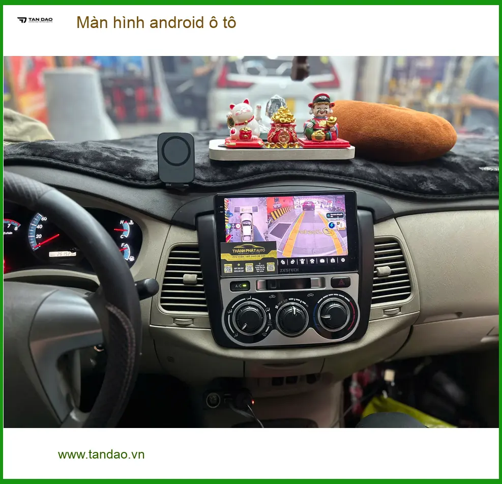 Chị Thảo lắp màn hình Android ô tô Kia K3 tại Quận 2 giải trí cho con.