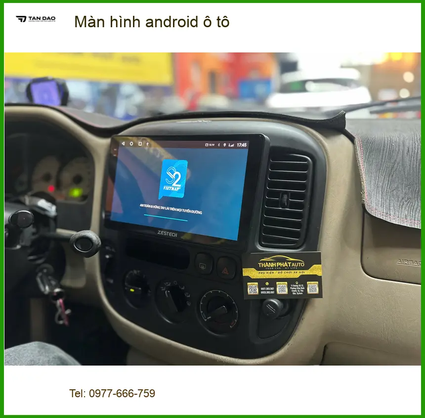 Chị Thùy Dung lắp màn hình Android ô tô cho Ford Everest tại Quận 9.