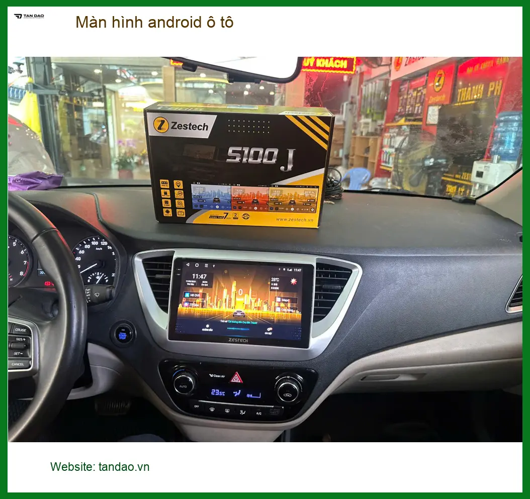 Anh An lắp màn hình Android ô tô cho Ford Everest tại Quận 3 để xem bản đồ ảnh thực tế 3