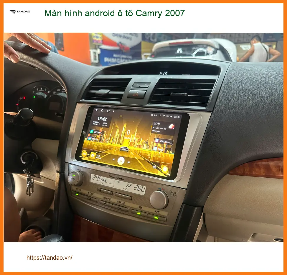 Anh Khang lắp màn hình Android Camry 2007 ở Hóc Môn, màn zin đã cũ ảnh thực tế 2
