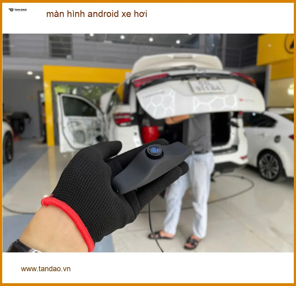 Chú Sơn gắn màn hình Android Ford Everest tại Quận 3, giải trí đa phương tiện ảnh thực tế 3