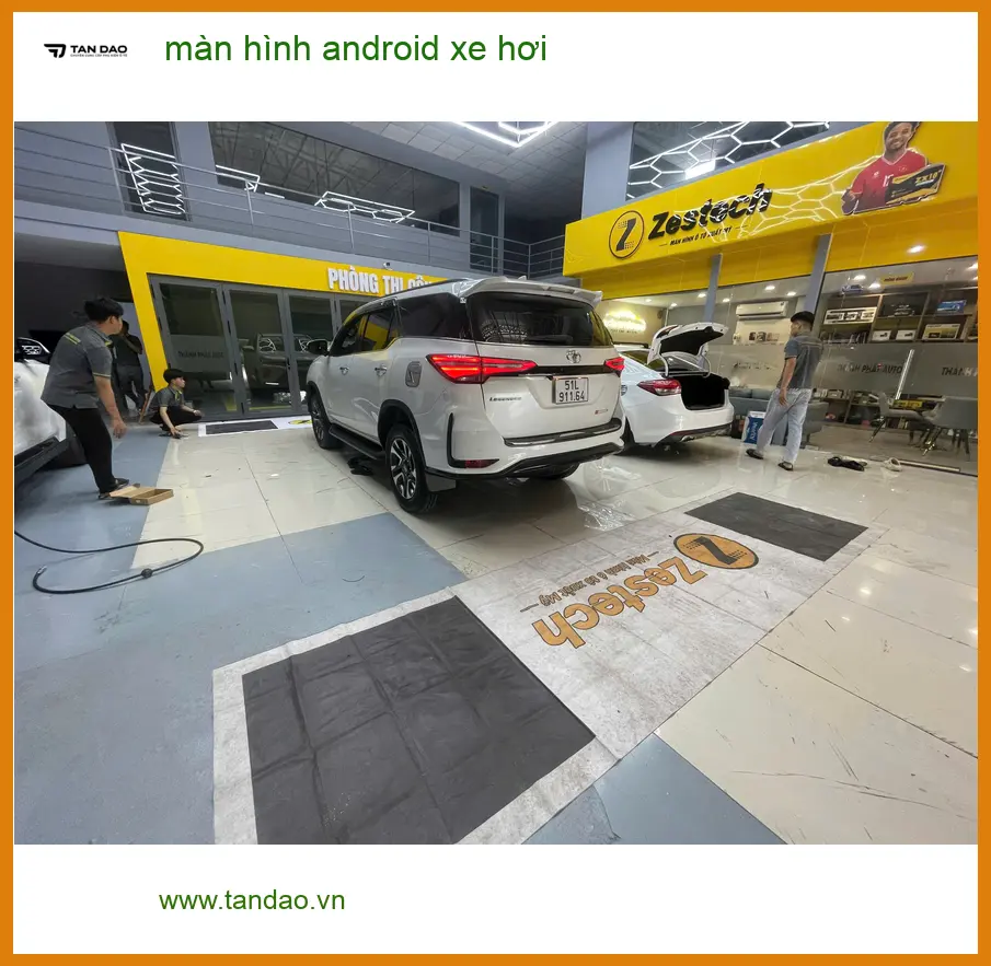 Chị Bích nâng cấp màn hình android xe hơi cho Mitsubishi Xpander Cross ở Hóc Môn ảnh thực tế 3