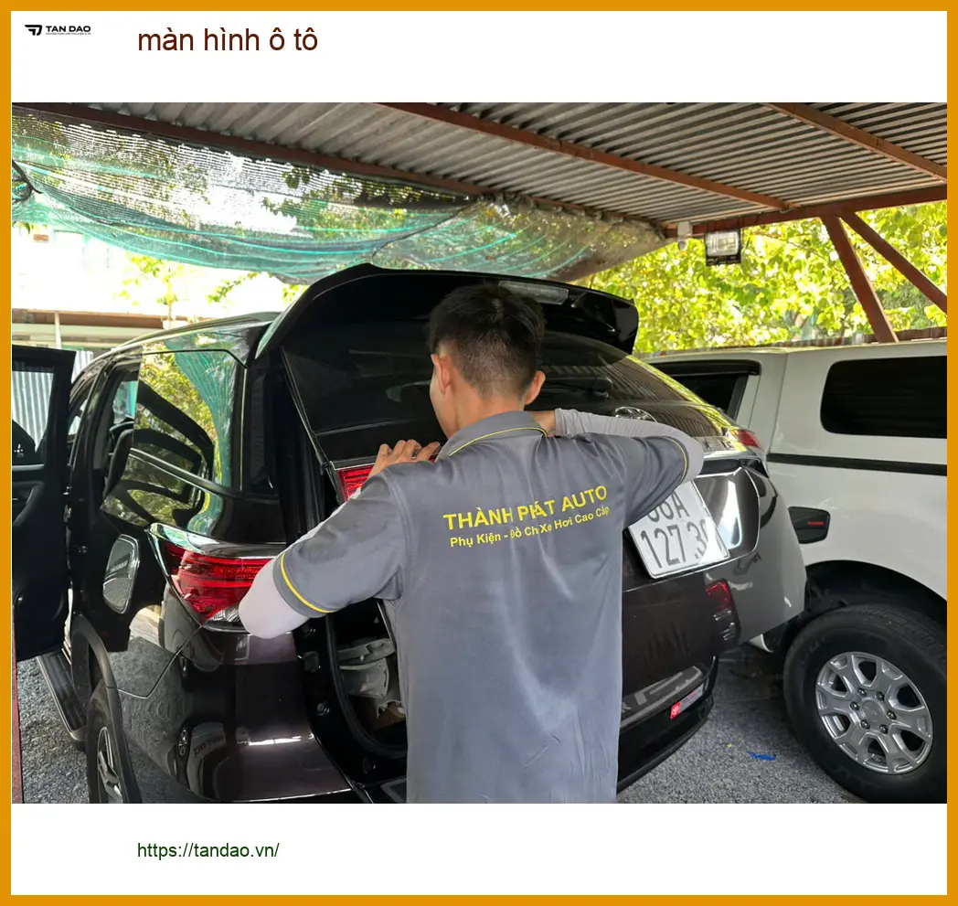 Anh Tuấn Khải lắp màn hình ô tô Zestech cho Kia K3 tại Quận 11