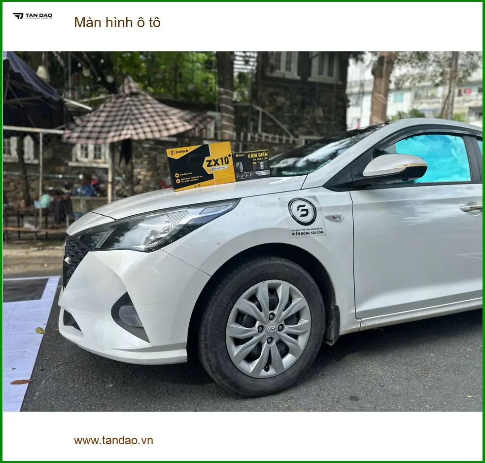 Anh Khải lắp màn hình ô tô cho Hyundai Accent ở Quận 4, tiện lợi dẫn đường ảnh thực tế 3