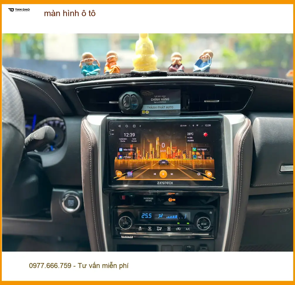 Anh Đạt lắp màn hình ô tô cho Ford Everest tại Quận 12 vì màn hình zin không có Google Maps.
