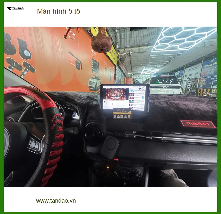 Chị Thảo lắp màn hình ô tô cho Toyota Vios tại Quận 11 để tiện theo dõi bản đồ ảnh thực tế 4