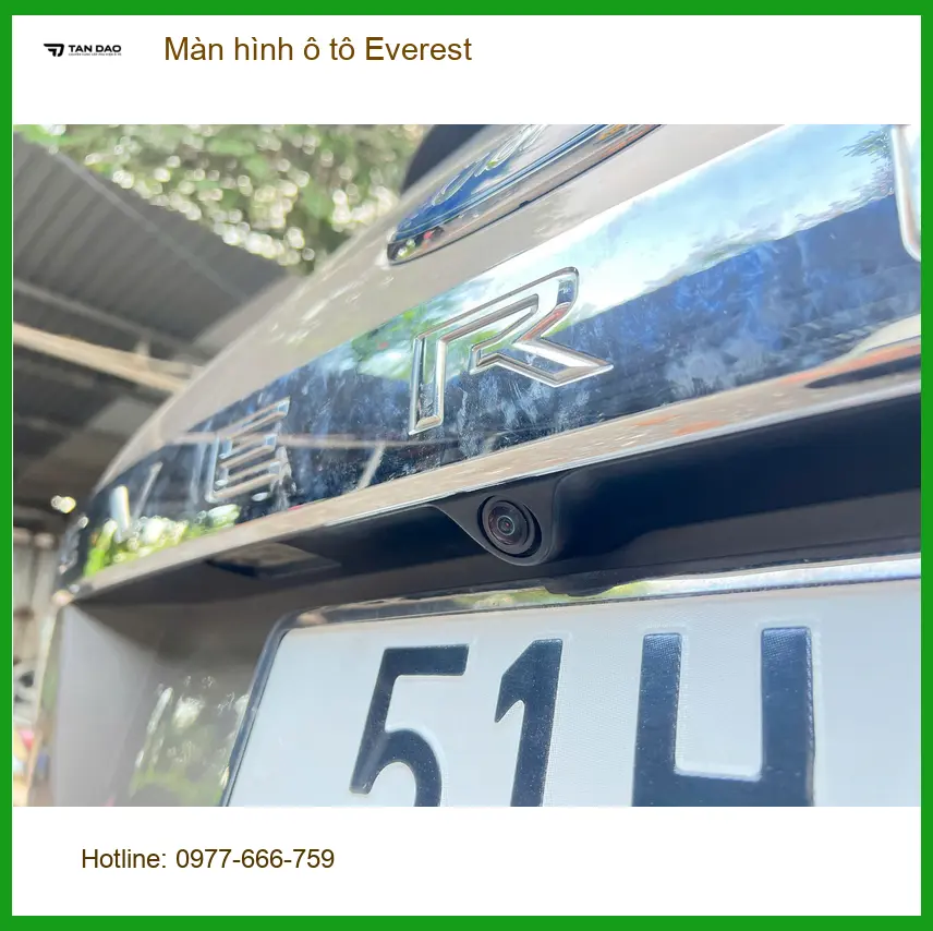 Chú Long nâng cấp màn hình ô tô cho Ford Everest tại Quận 12 để xem bản đồ rõ hơn ảnh thực tế 5