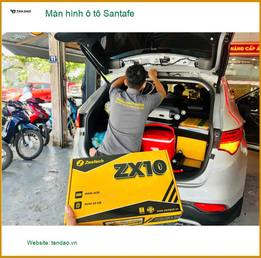 Anh Quang lắp Màn hình ô tô Santafe Quận 9 vì màn hình cũ thường xuyên bị đơ ảnh thực tế 2