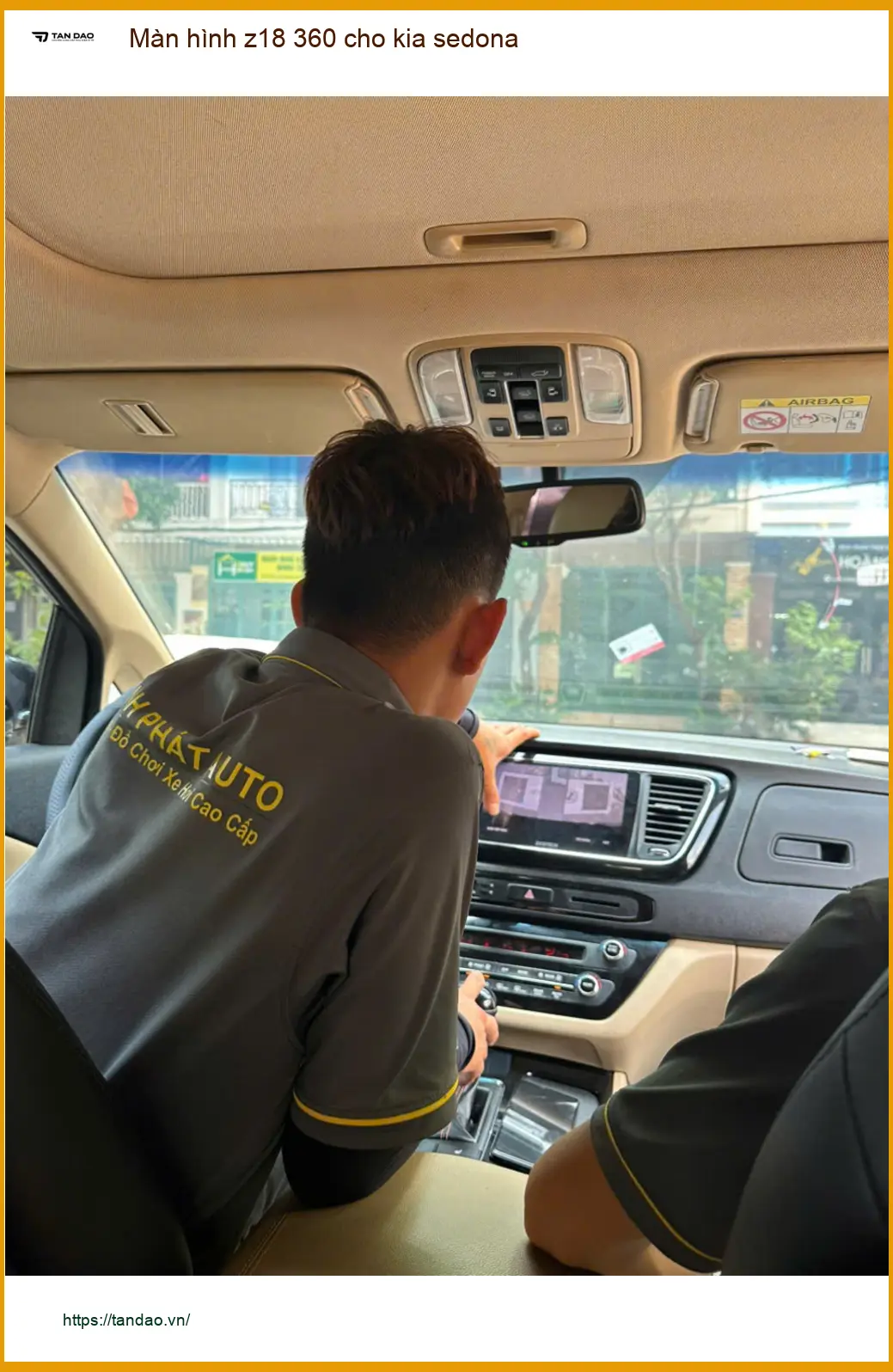 Anh Bách lắp màn hình Z18 360 cho Kia Sedona tại Quận 12 để phục vụ gia đình đi chơi xa ảnh thực tế 2
