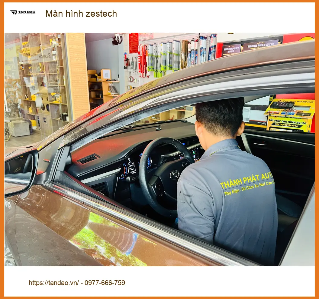 Chị Thư nâng cấp màn hình Zestech Kia Carnival ở Quận Gò Vấp để xem YouTube