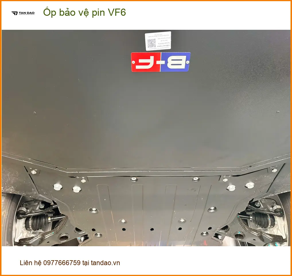 Anh Tấn lắp ốp bảo vệ pin VinFast VF6 tại Quận Tân Phú vì lo lắng va chạm gầm ảnh thực tế 4