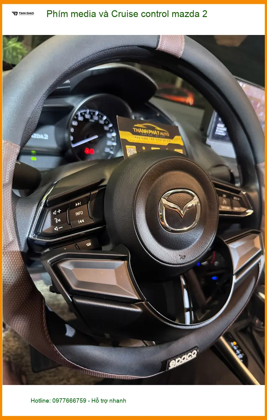Anh Minh lắp phím media và Cruise control Mazda 2 Quận Bình Thạnh để tiện lợi hơn khi di chuyển ảnh thực tế 3