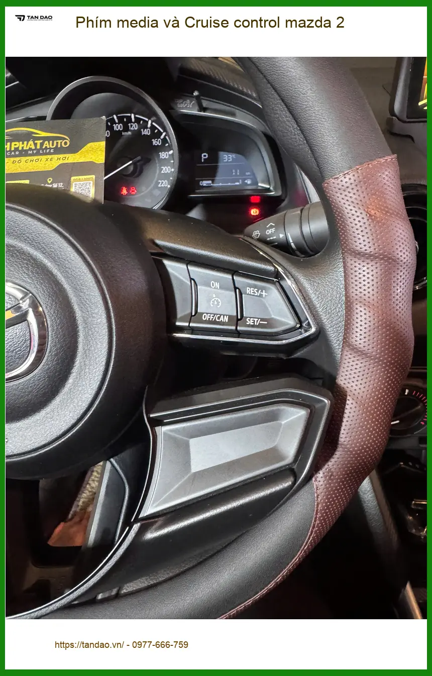 Chị Thảo lắp Phím media và Cruise control Mazda 2 tại Quận Gò Vấp để lái xe tiện lợi hơn ảnh thực tế 3