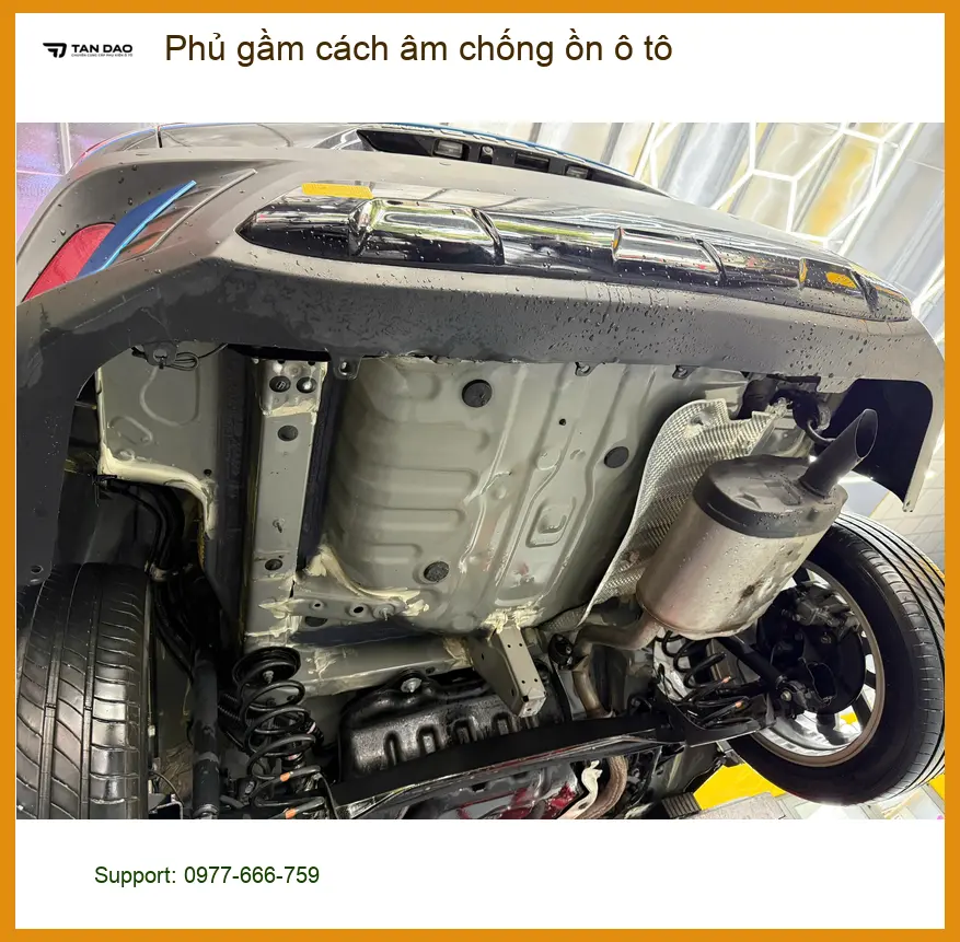 Anh Quang phủ gầm cách âm chống ồn ô tô Hyundai Creta ở Quận 2
